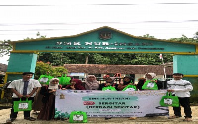 SMK Nur Insani Angsana Gelar Kegiatan Berbagi Sembako dan Buka Bersama untuk Siswa-Siswi