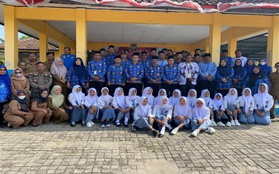 Upacara Peringatan Hari Sumpah Pemuda ke-96 di Lapangan Kecamatan Angsana, SMK Nur Insani Hadirkan Semangat Persatuan